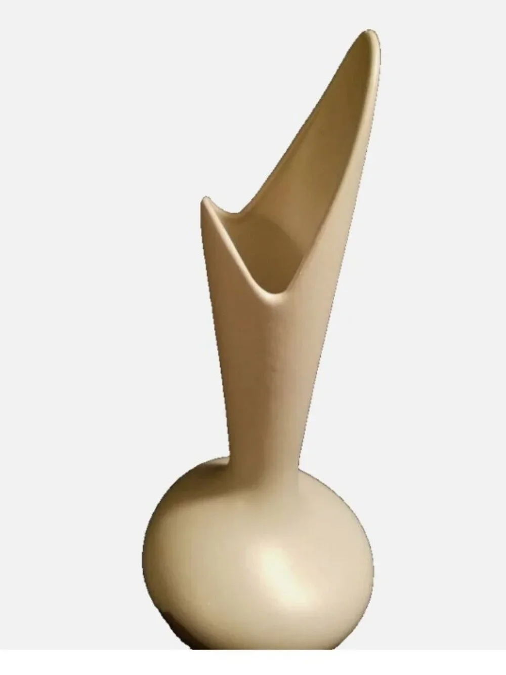 2 Decorative white vases, with unique fluted top